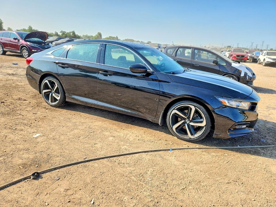 Продаж на аукціоні авто 2018 Honda Accord, vin: 1HGCV1F3XJA032277, номер лоту: 62223996