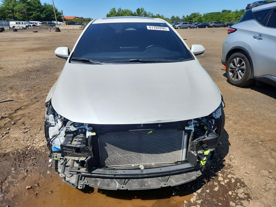Продаж на аукціоні авто 2023 Toyota Corolla Hybrid, vin: JTDBDMHE2P3003611, номер лоту: 61784206