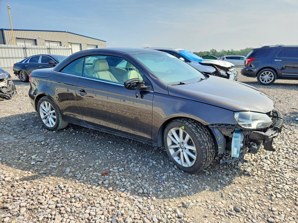 59291046 :رقم المزاد ، WVWBW8AH4FV000136 vin ، 2015 Volkswagen Eos مزاد بيع