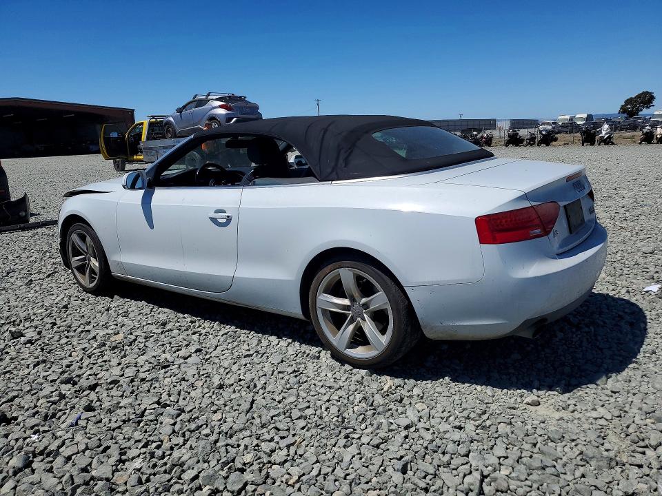 61937616 :رقم المزاد ، WAUCFAFH2FN012013 vin ، 2015 Audi A5 مزاد بيع