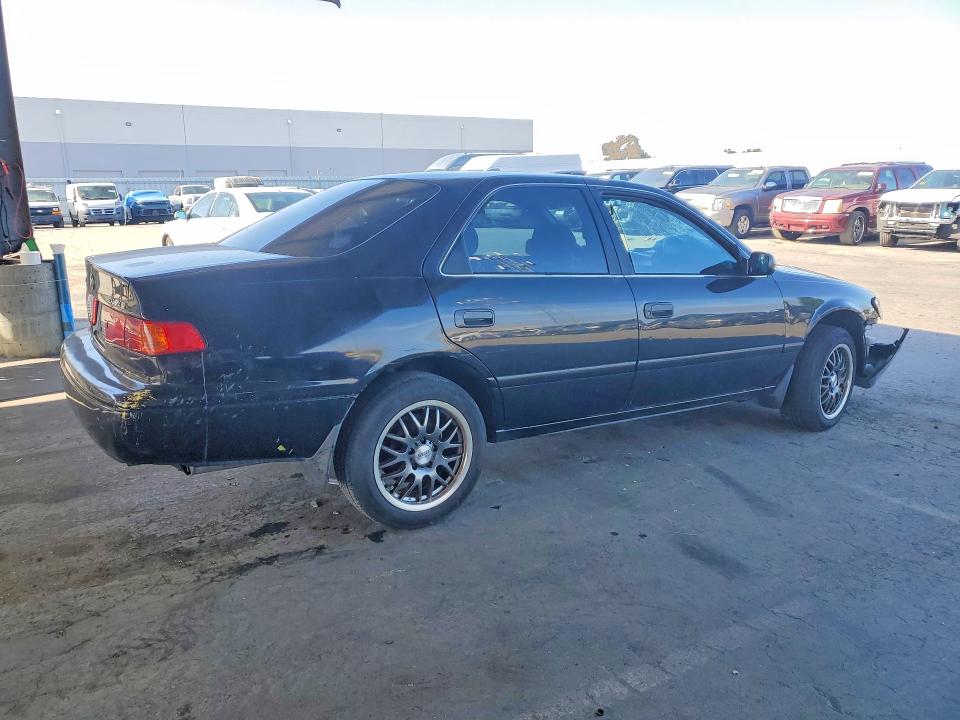 2001 Toyota Camry მანქანა იყიდება აუქციონზე, vin: 4T1BG22K01U102645, აუქციონის ნომერი: 58984376