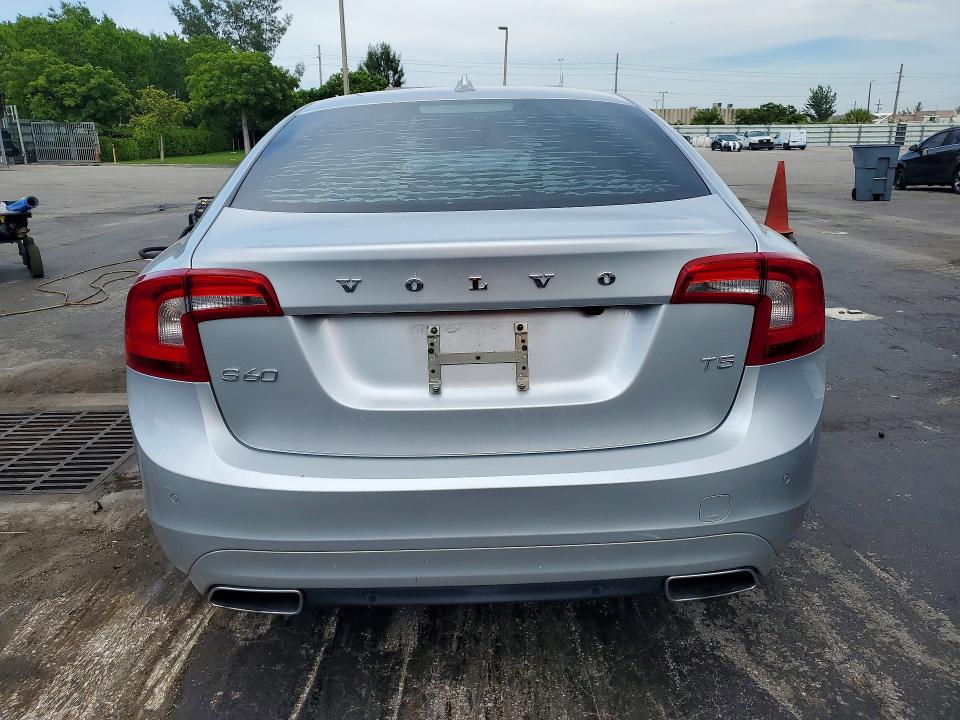 62745266 :رقم المزاد ، YV1612FS7E2290478 vin ، 2014 Volvo S60 مزاد بيع