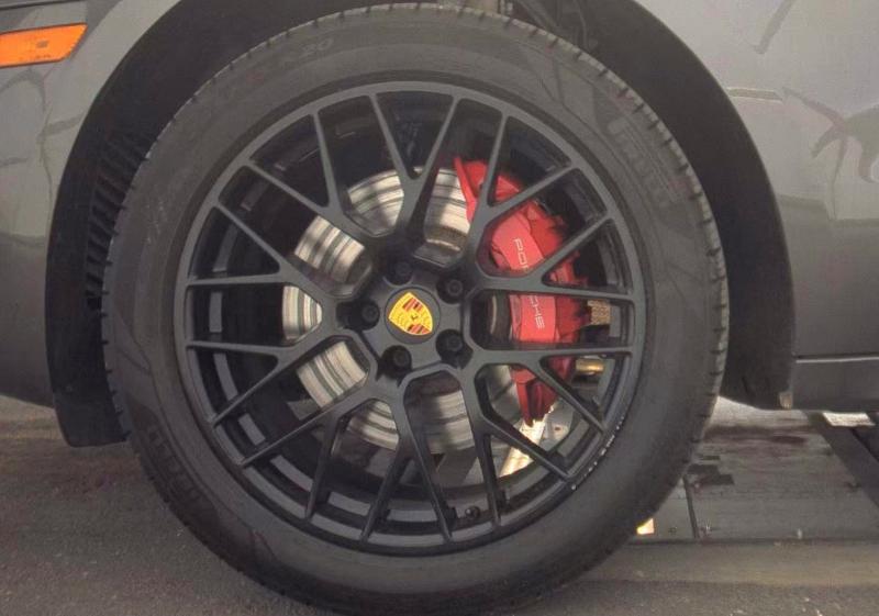 60633866 :رقم المزاد ، WP1AG2A59JLB62312 vin ، 2018 Porsche Macan مزاد بيع