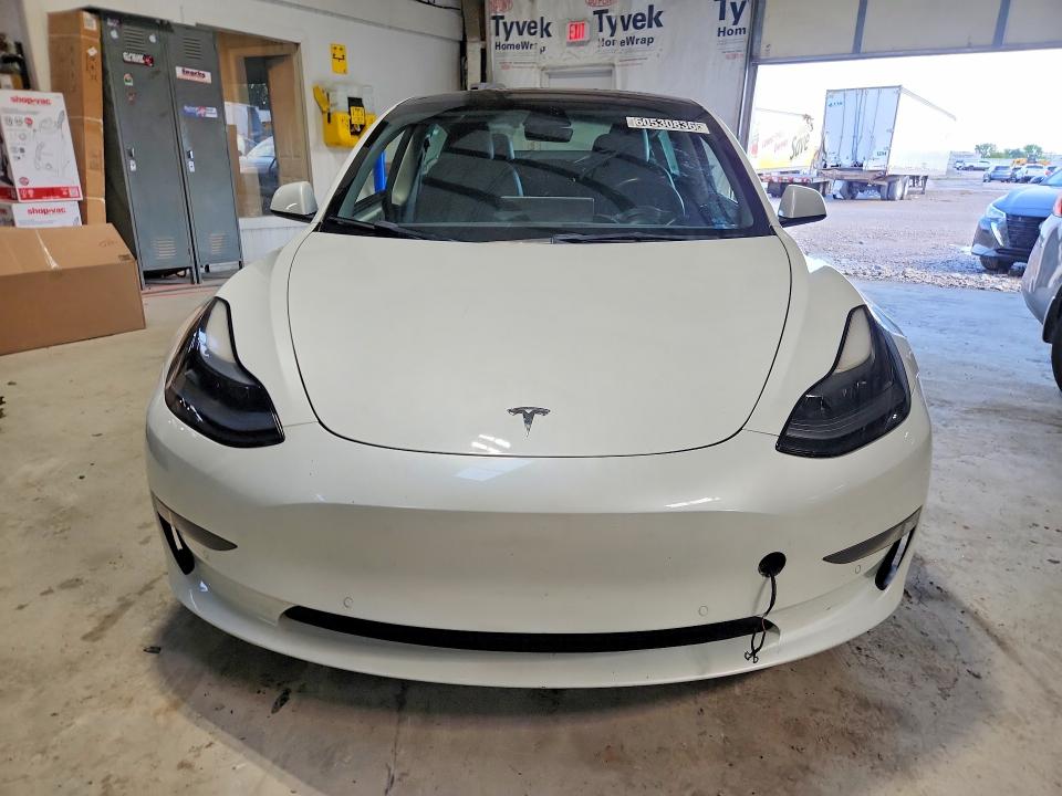 60530836 :رقم المزاد ، 5YJ3E1EAXNF368698 vin ، 2022 Tesla Model 3 مزاد بيع