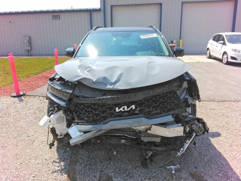 60686576 :رقم المزاد ، 5XYRK4LFXNG093779 vin ، 2022 Kia Sorento مزاد بيع