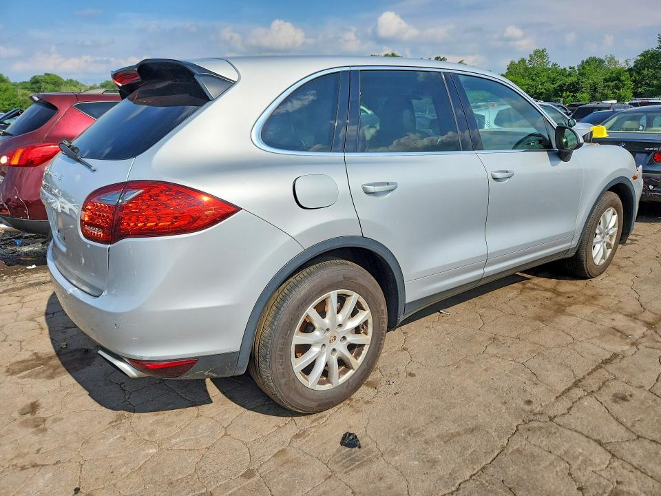 59723856 :رقم المزاد ، WP1AA2A25CLA08612 vin ، 2012 Porsche Cayenne مزاد بيع