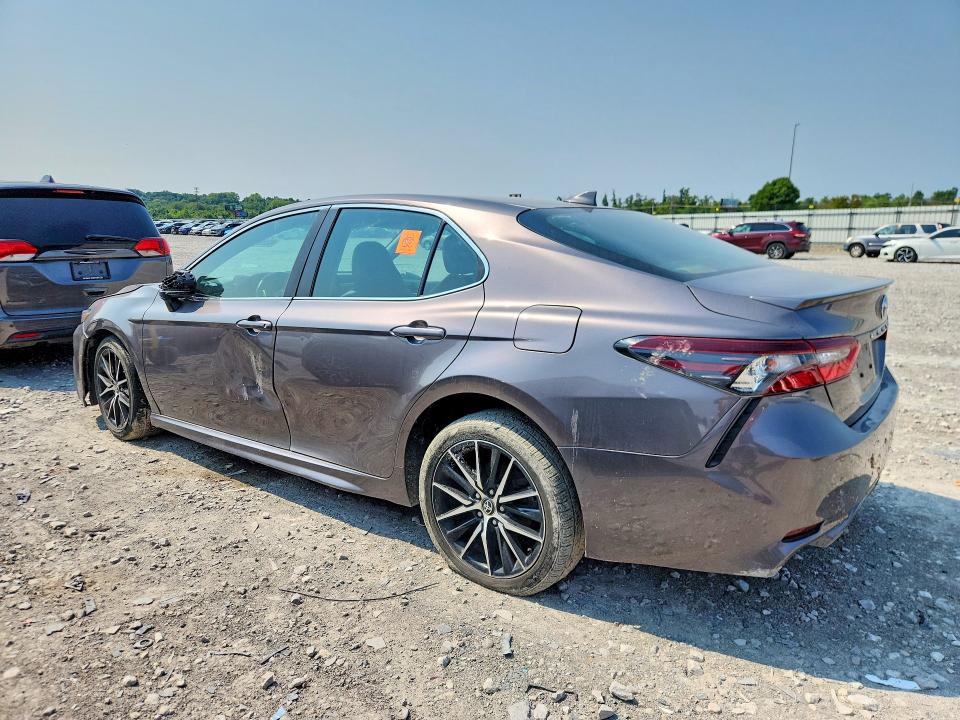 62897046 :رقم المزاد ، 4T1G11AK7NU663238 vin ، 2022 Toyota Camry مزاد بيع