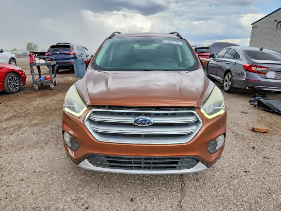 Продажа на аукционе авто 2017 Ford Escape, vin: 1FMCU9GD6HUD45385, номер лота: 61047096