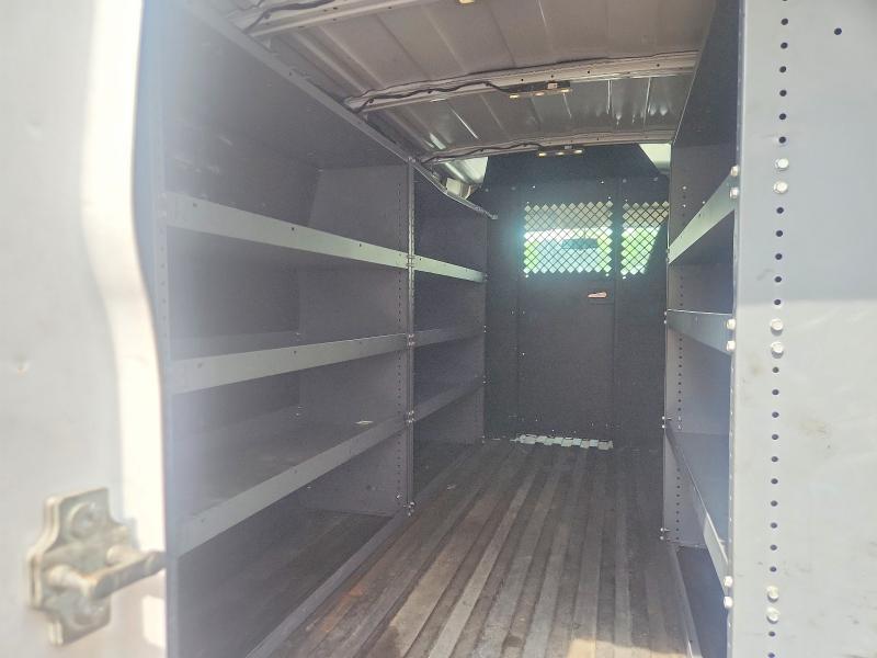 85772915 :رقم المزاد ، 1GCWGAFP5N1146637 vin ، 2022 Chevrolet Express G2500 مزاد بيع