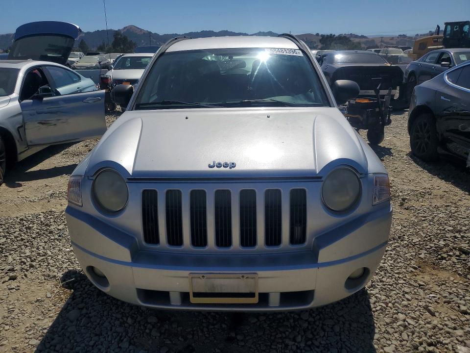 58488396 :رقم المزاد ، 1J4NT4FBXAD558391 vin ، 2010 Jeep Compass مزاد بيع