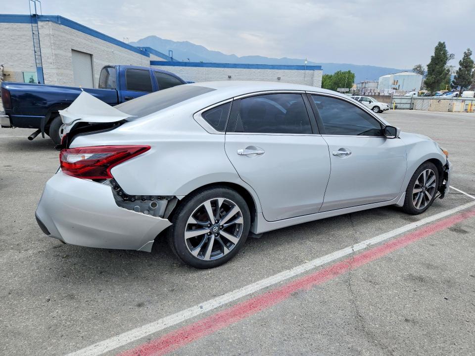 Aukcja sprzedaży 2017 Nissan Altima, vin: 1N4AL3AP4HC108033, numer aukcji: 61625756