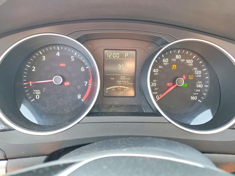61553506 :رقم المزاد ، 3VW2B7AJ8HM404852 vin ، 2017 Volkswagen Jetta مزاد بيع