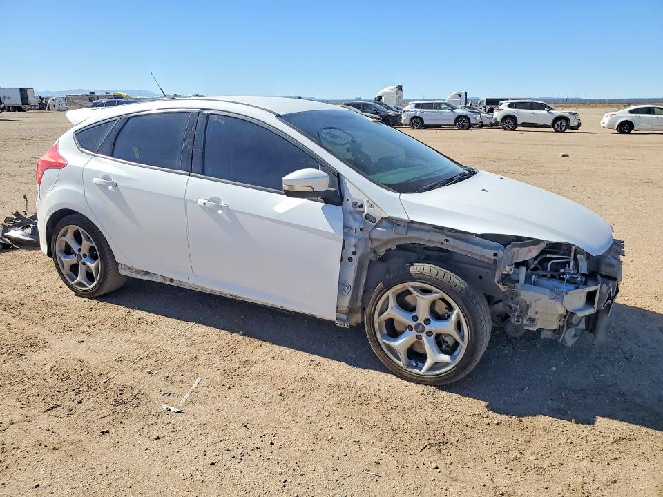 85626005 :رقم المزاد ، 1FADP3L98EL399440 vin ، 2014 Ford Focus مزاد بيع