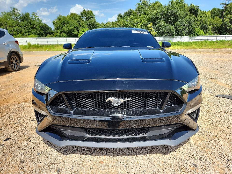 61760436 :رقم المزاد ، 1FA6P8CF3J5137609 vin ، 2018 Ford Mustang مزاد بيع
