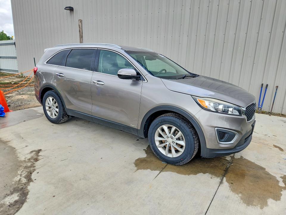60897686 :رقم المزاد ، 5XYPGDA39GG042861 vin ، 2016 Kia Sorento مزاد بيع