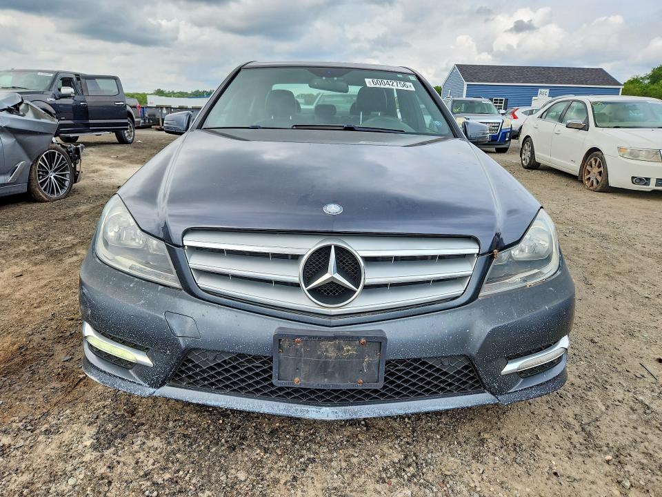 60042756 :رقم المزاد ، WDDGF8ABXDR276480 vin ، 2013 Mercedes-benz C مزاد بيع
