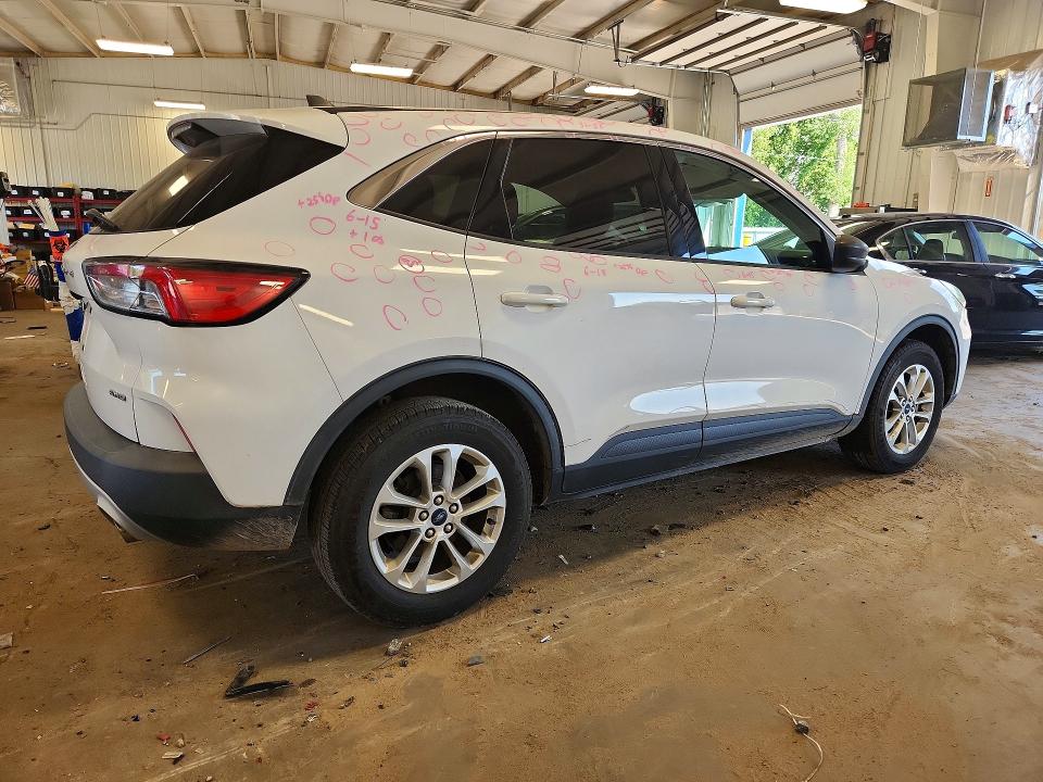 Продажа на аукционе авто 2022 Ford Escape, vin: 1FMCU9G67NUB14847, номер лота: 61726816