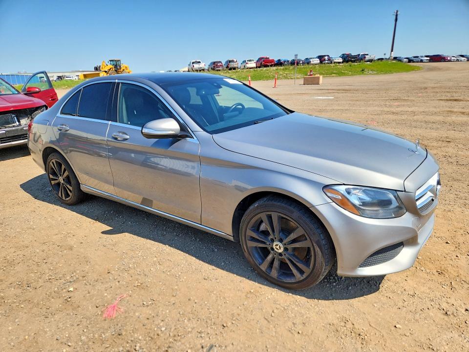 61179706 :رقم المزاد ، 55SWF4KBXFU029660 vin ، 2015 Mercedes-benz C مزاد بيع