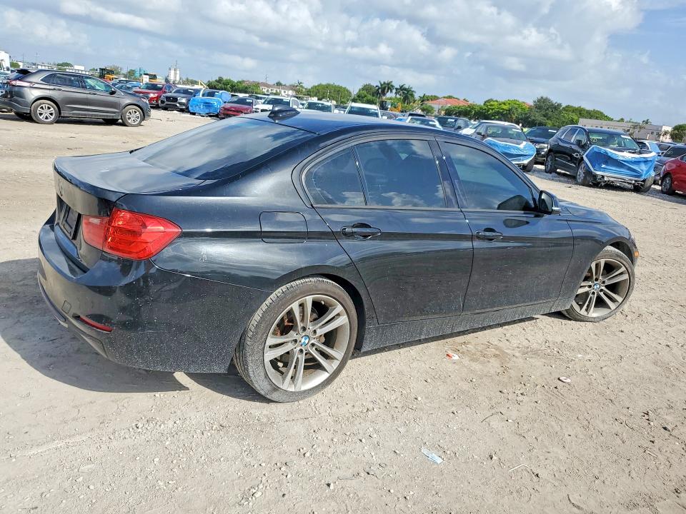 61864466 :رقم المزاد ، WBA3A5G50DNP21529 vin ، 2013 Bmw 328 مزاد بيع