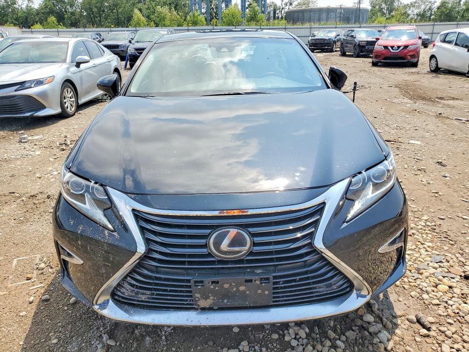 62959126 :رقم المزاد ، 58ABK1GG6HU059994 vin ، 2017 Lexus Es مزاد بيع