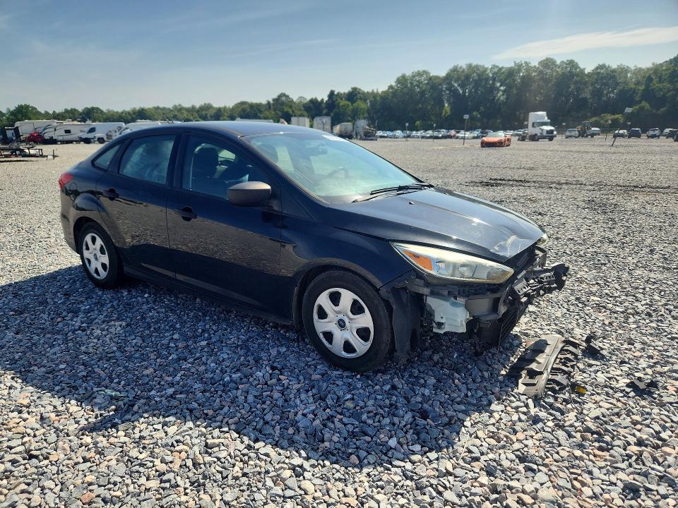 62143526 :رقم المزاد ، 1FADP3E28FL355942 vin ، 2015 Ford Focus مزاد بيع