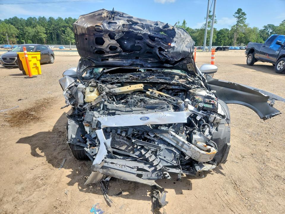 61303766 :رقم المزاد ، 3FA6P0HD2LR160811 vin ، 2020 Ford Fusion مزاد بيع