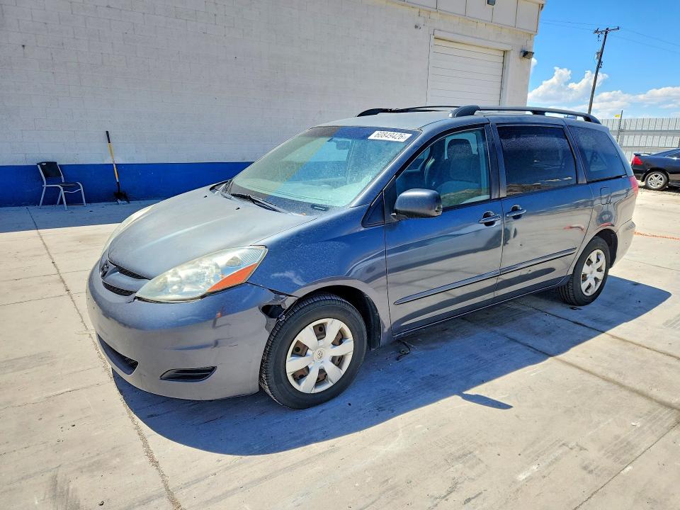 60849426 :رقم المزاد ، 5TDKK4CC3AS323280 vin ، 2010 Toyota Sienna مزاد بيع