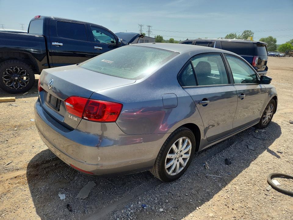 58196556 :رقم المزاد ، 3VWDX7AJ6BM359332 vin ، 2011 Volkswagen Jetta مزاد بيع