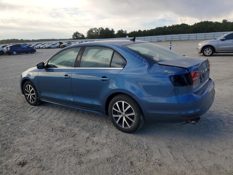 60226306 :رقم المزاد ، 3VWDB7AJ3HM261818 vin ، 2017 Volkswagen Jetta مزاد بيع