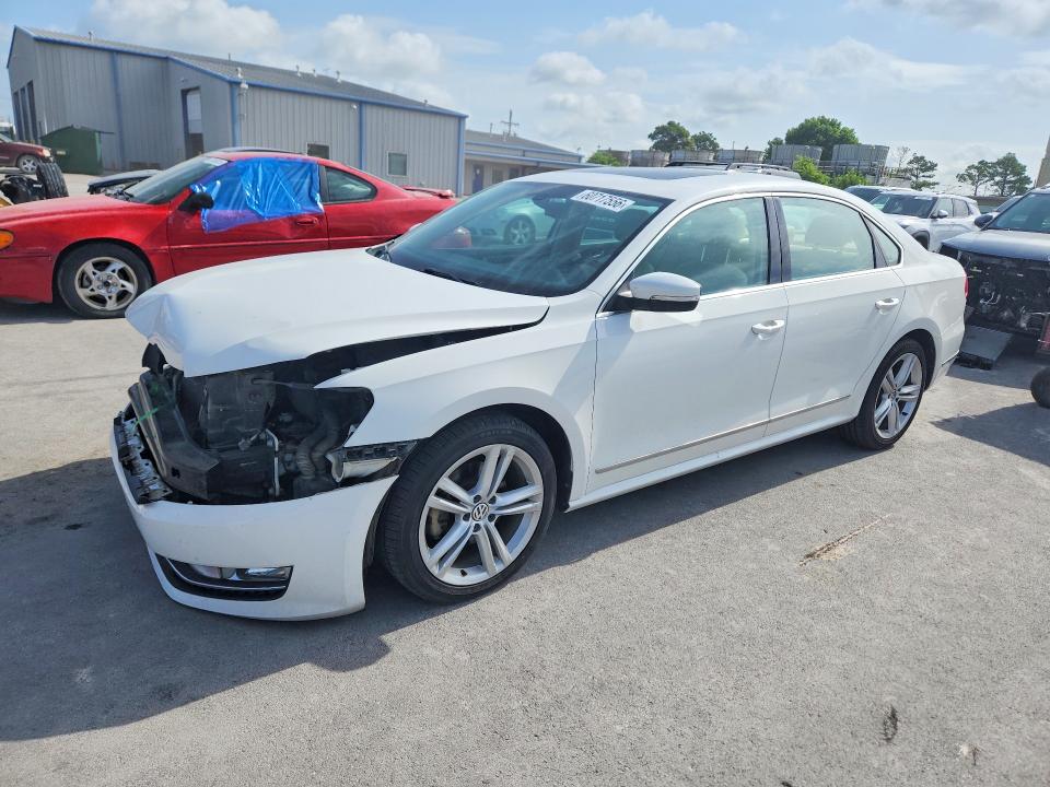 60717556 :رقم المزاد ، 1VWCV7A39FC070133 vin ، 2015 Volkswagen Passat مزاد بيع