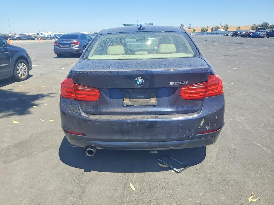 60895136 :رقم المزاد ، WBA3B1C59DK128264 vin ، 2013 Bmw 320 مزاد بيع