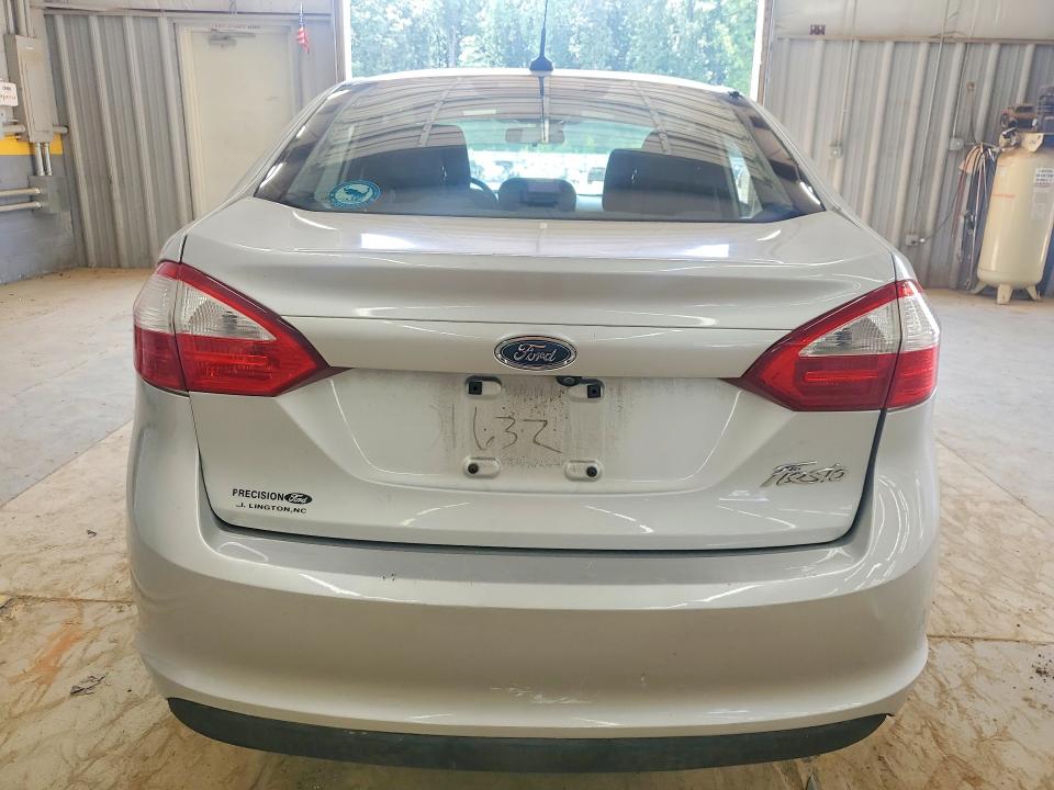63186396 :رقم المزاد ، 3FADP4AJ5FM135580 vin ، 2015 Ford Fiesta مزاد بيع