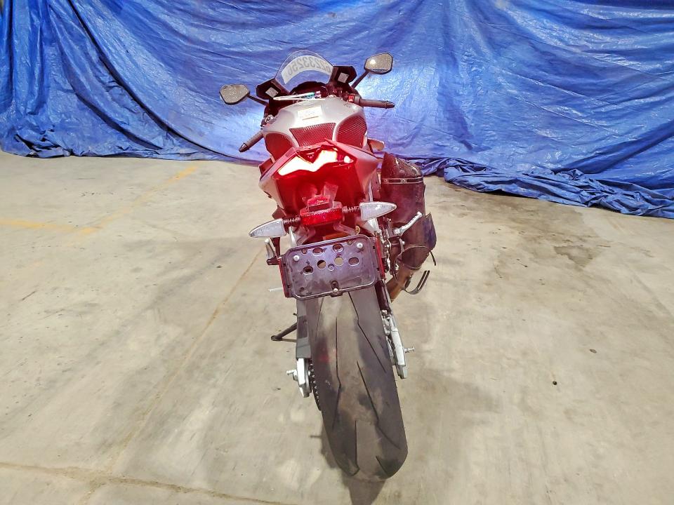 62233256 :رقم المزاد ، ZD4KYUA01NS000399 vin ، 2022 Aprilia Rsv4 مزاد بيع