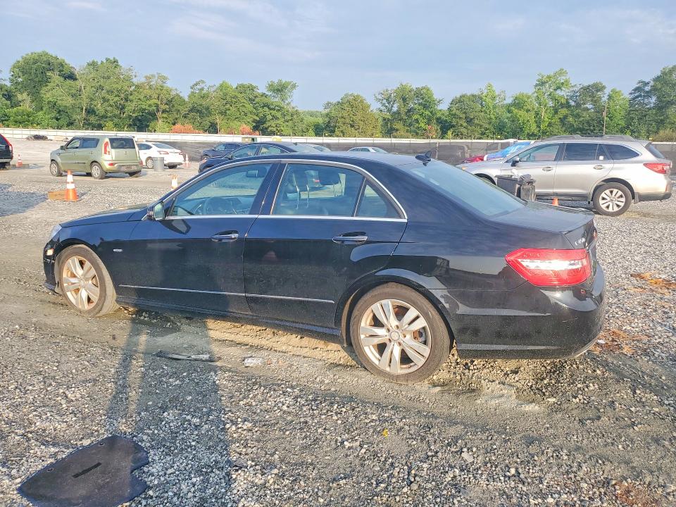 60030806 :رقم المزاد ، WDDHF2EB6BA455817 vin ، 2011 Mercedes-benz E مزاد بيع