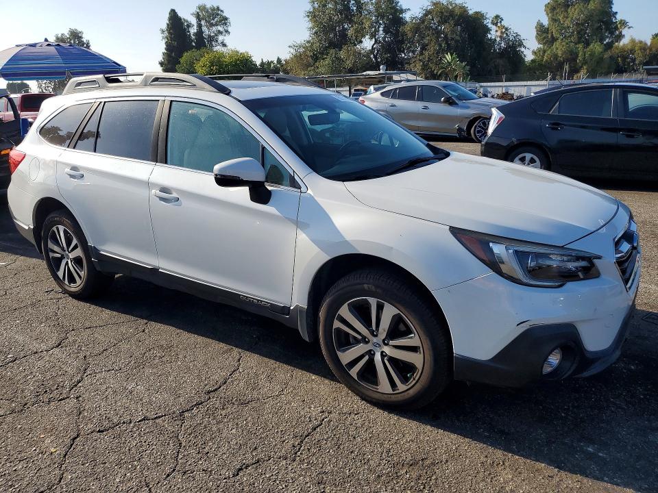 60748026 :رقم المزاد ، 4S4BSANC1J3363110 vin ، 2018 Subaru Outback مزاد بيع