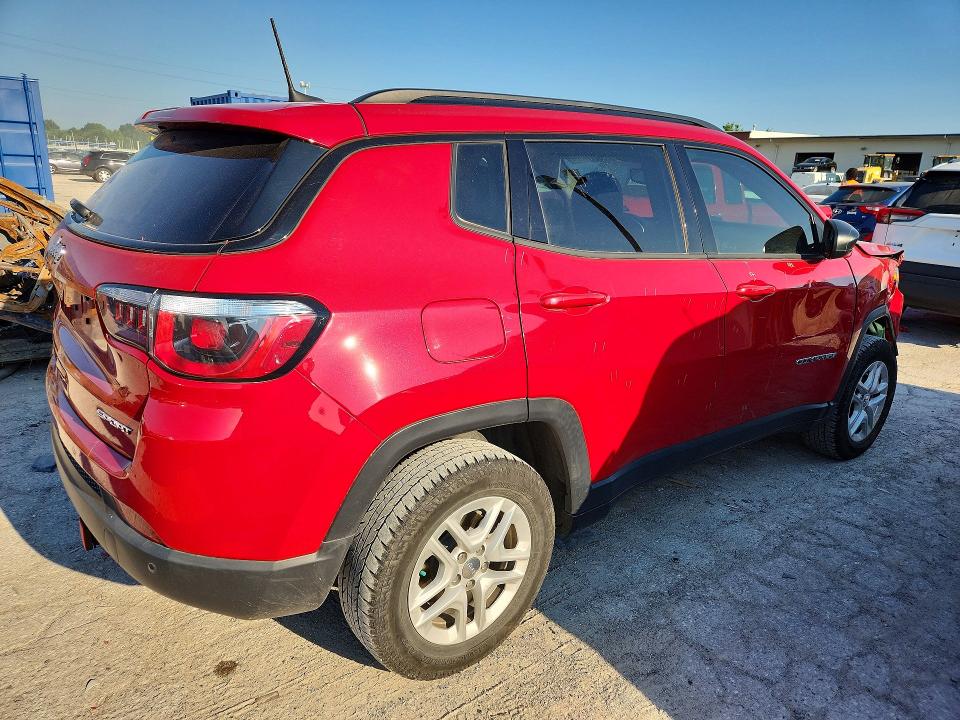 60653686 :رقم المزاد ، 3C4NJDAB3JT455181 vin ، 2018 Jeep Compass مزاد بيع