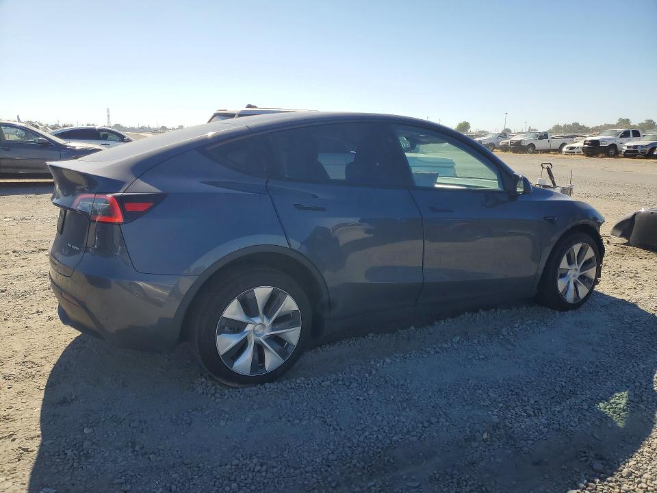60227136 :رقم المزاد ، 7SAYGDEE8PF966878 vin ، 2023 Tesla Model Y مزاد بيع
