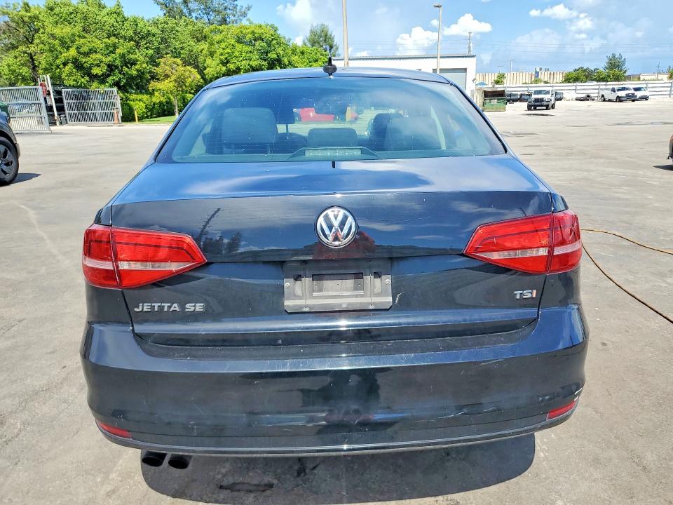63380556 :رقم المزاد ، 3VWD07AJ5FM326543 vin ، 2015 Volkswagen Jetta مزاد بيع