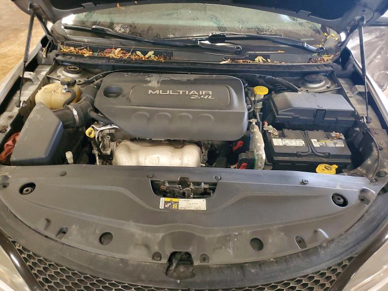 62645256 :رقم المزاد ، 1C3CCCABXFN636804 vin ، 2015 Chrysler 200 مزاد بيع