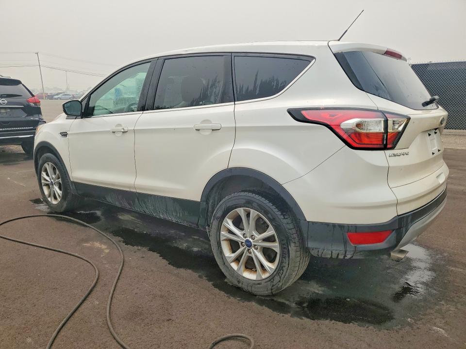 61335216 :رقم المزاد ، 1FMCU0GD7HUD18403 vin ، 2017 Ford Escape مزاد بيع