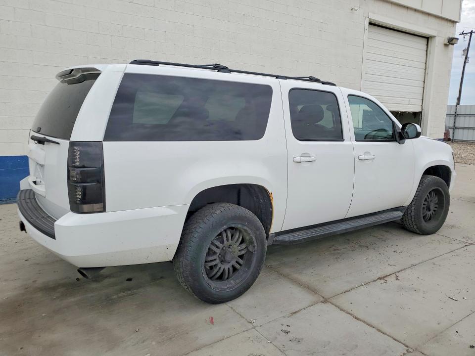 61215976 :رقم المزاد ، 1GNUKJE33AR262099 vin ، 2010 Chevrolet Suburban مزاد بيع