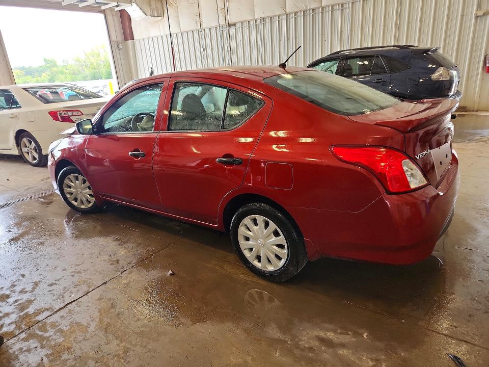 60657526 :رقم المزاد ، 3N1CN7AP8JL868242 vin ، 2018 Nissan Versa مزاد بيع