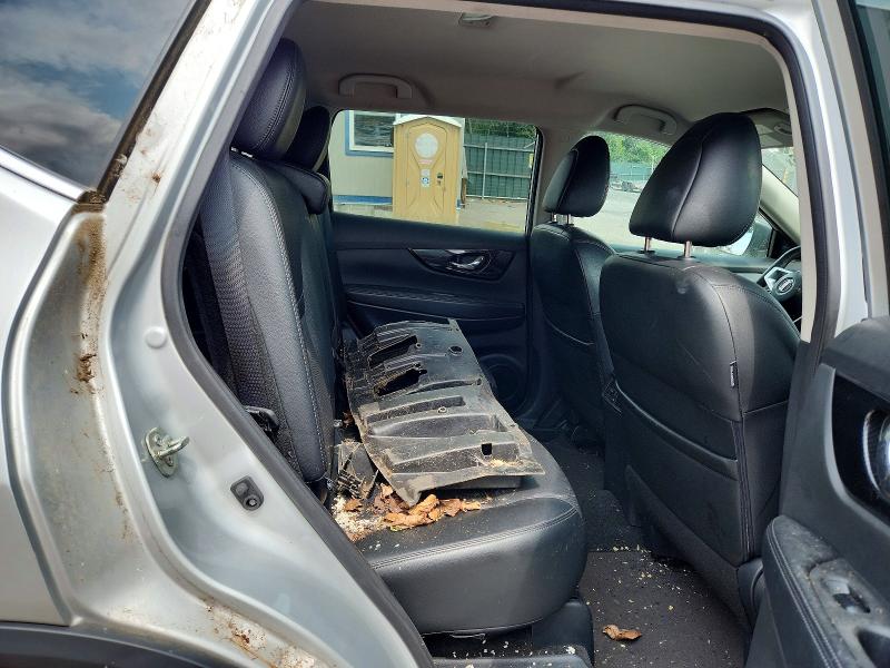 62213036 :رقم المزاد ، 5N1AT2MV6JC783527 vin ، 2018 Nissan Rogue مزاد بيع