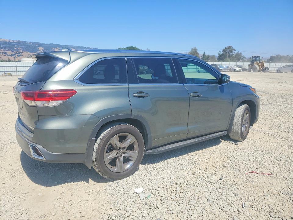 2018 Toyota Highlander მანქანა იყიდება აუქციონზე, vin: 5TDDZRFH2JS862580, აუქციონის ნომერი: 61322236