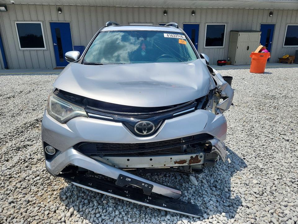 61633746 :رقم المزاد ، 2T3RFREV6JW789802 vin ، 2018 Toyota Rav4 مزاد بيع