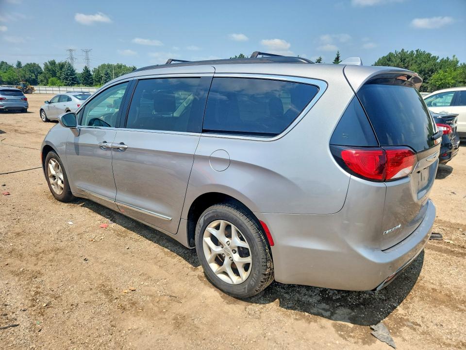 62926346 :رقم المزاد ، 2C4RC1BG9HR668556 vin ، 2017 Chrysler Pacifica مزاد بيع