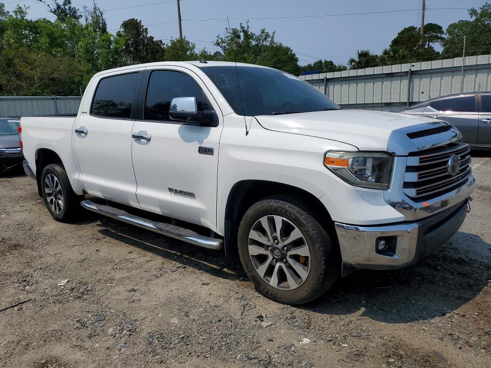 62388196 :رقم المزاد ، 5TFFY5F13JX229815 vin ، 2018 Toyota Tundra مزاد بيع