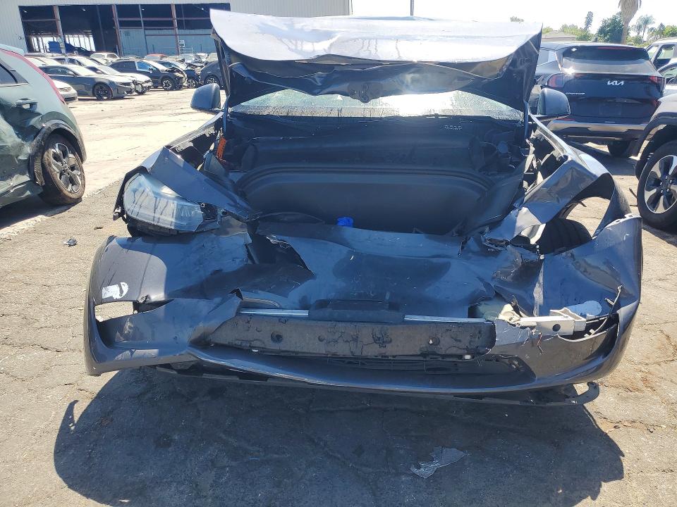 61148576 :رقم المزاد ، 7SAYGDEE3PF639689 vin ، 2023 Tesla Model Y مزاد بيع