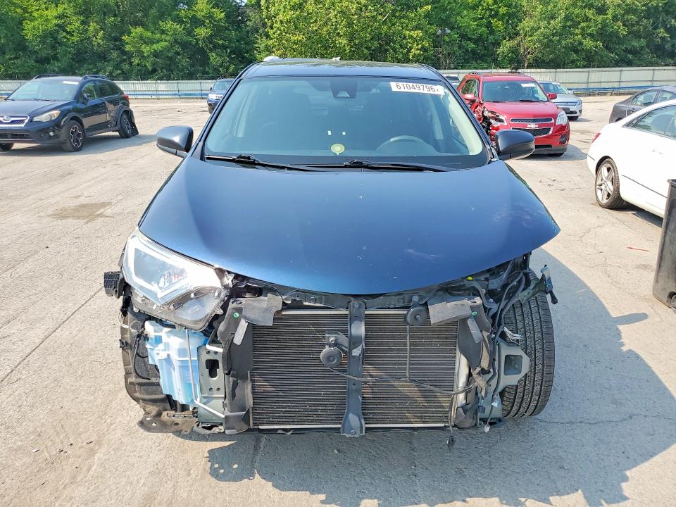 61049796 :رقم المزاد ، JTMBFREV4JJ747645 vin ، 2018 Toyota Rav4 مزاد بيع