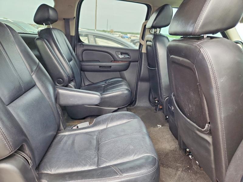 62600516 :رقم المزاد ، 3GNFC16097G158736 vin ، 2007 Chevrolet Suburban مزاد بيع